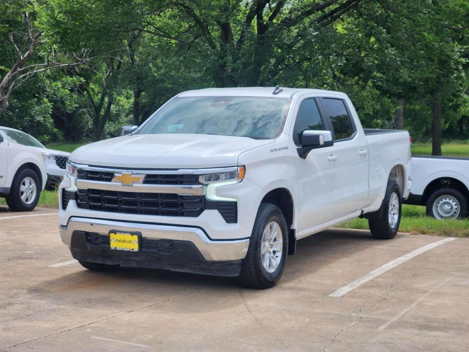 Used 2023 White Chevrolet LT image 3