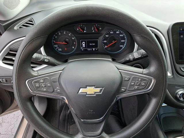 Used 2023 Gray Chevrolet LT image 19