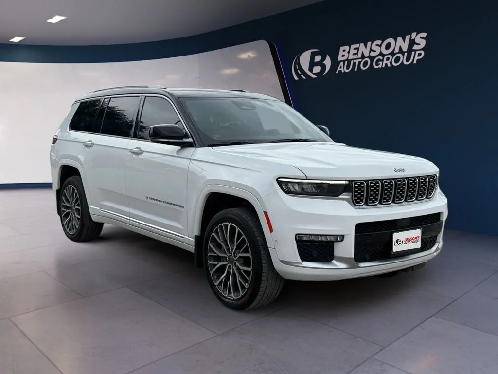 Used 2022 White Jeep Summit image 7