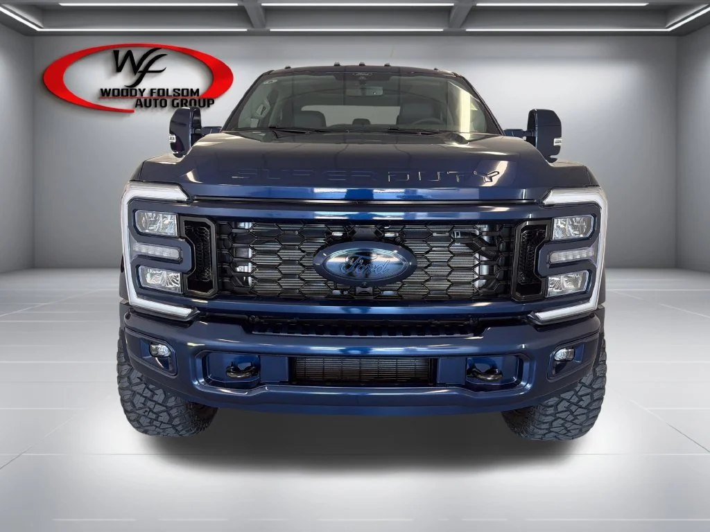 Used 2027 Blue Ford Lariat image 2