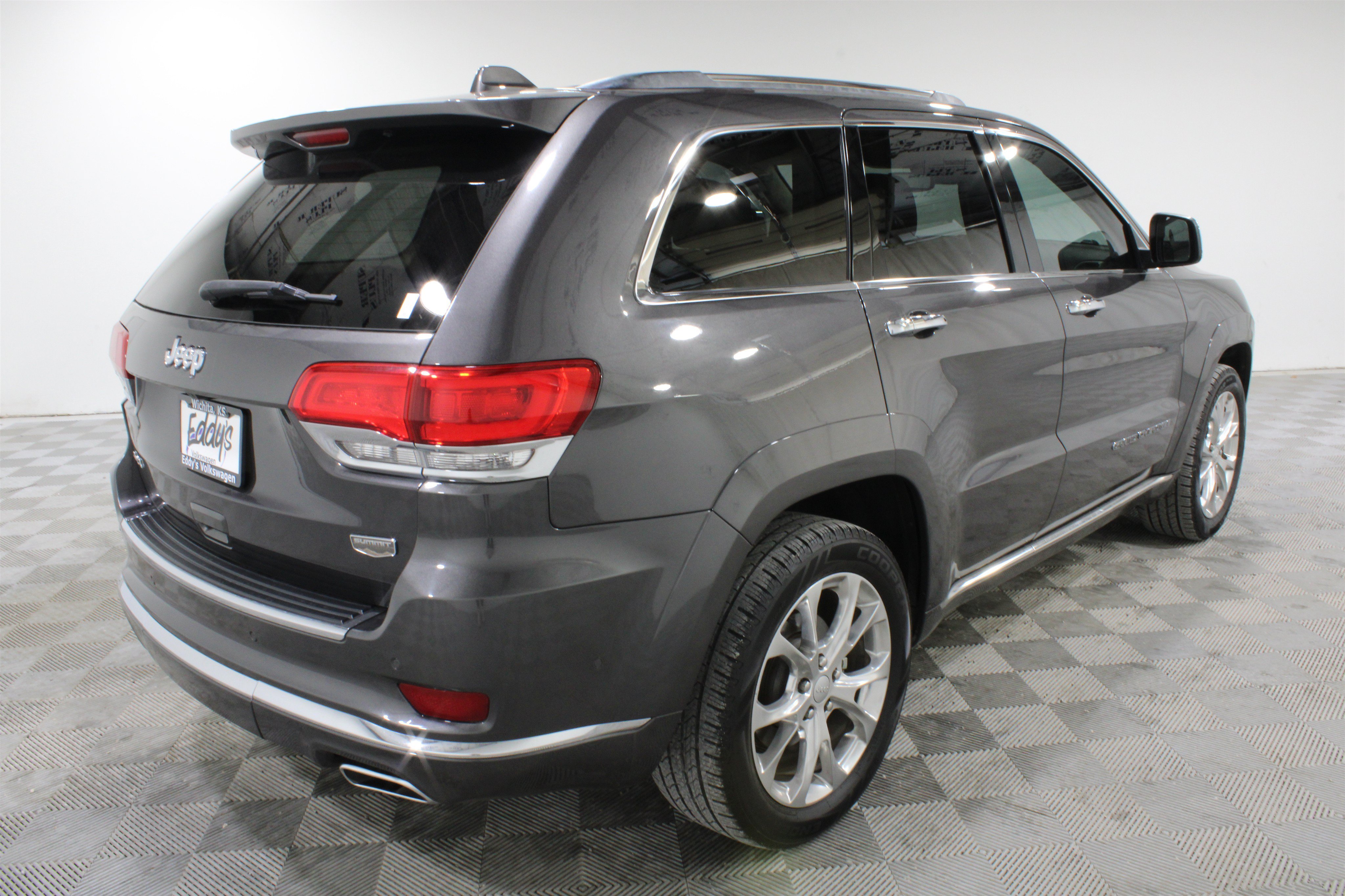 Used 2021 Granite Crystal Metallic Clearcoat Jeep Summit image 28