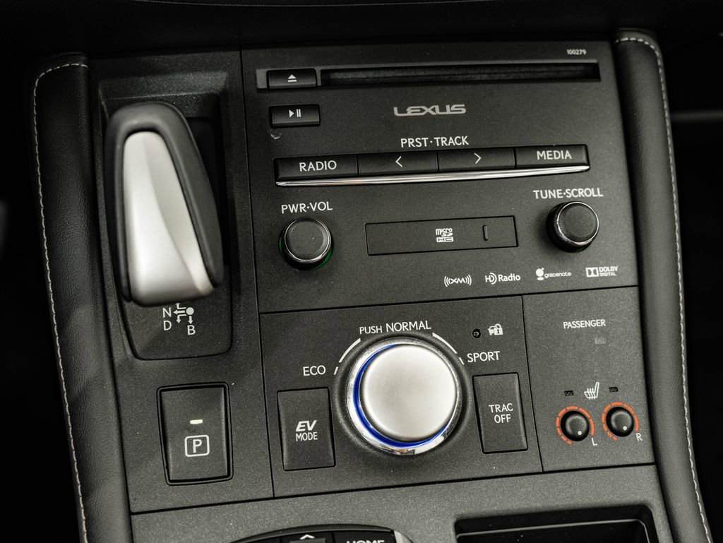 Used 2014 Pearl Lexus 200h image 34
