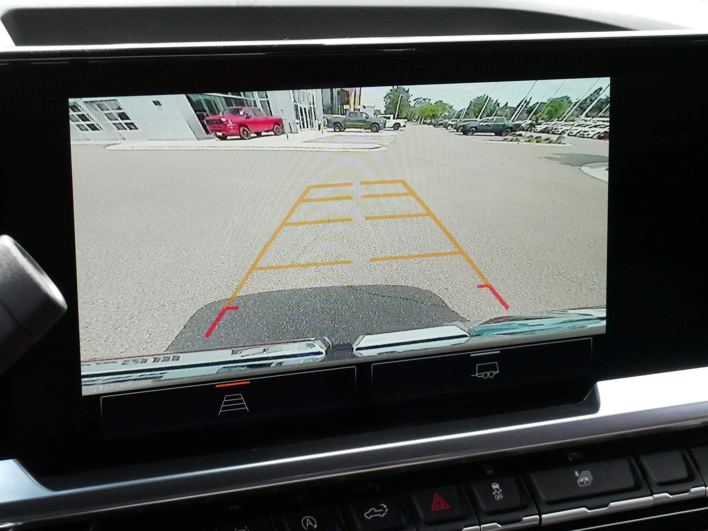 Used 2024 Onyx Black GMC Elevation image 29