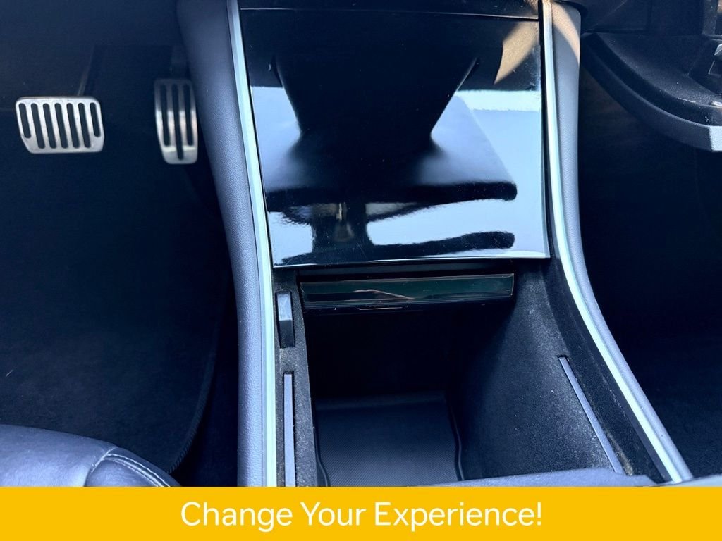 Used 2018  Tesla Long Range image 25