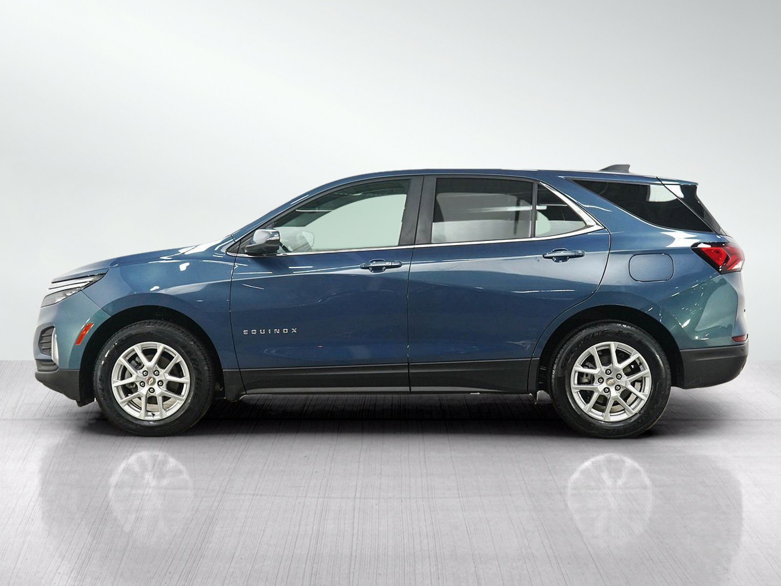 Used 2024 Chevrolet Equinox LT with VIN 3GNAXUEG0RL119557 for sale in White Bear Lake, Minnesota