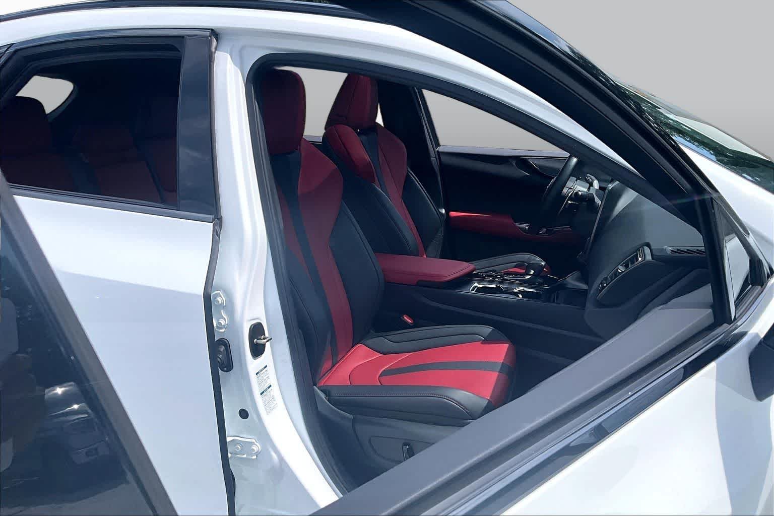 Used 2023 Ultra White Lexus F SPORT Handling image 9