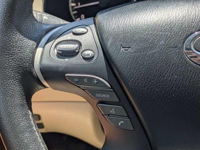 Used 2016 White INFINITI Base image 27