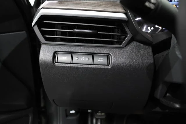 2025 Nissan Altima SV - Photo 16