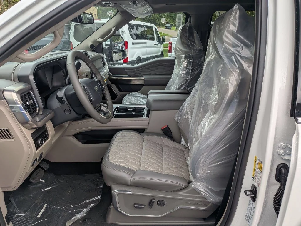 New 2026 White Ford Platinum image 9