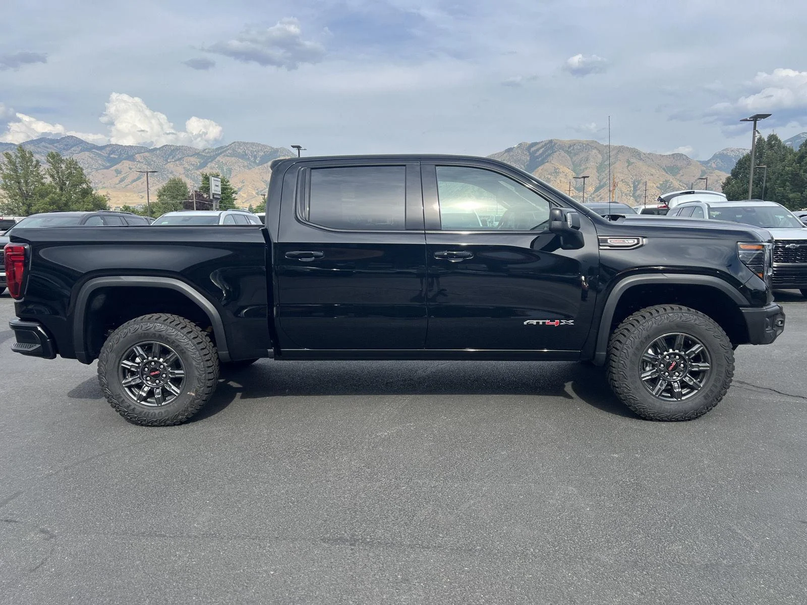 2026 GMC Sierra 1500 AT4X - Photo 6