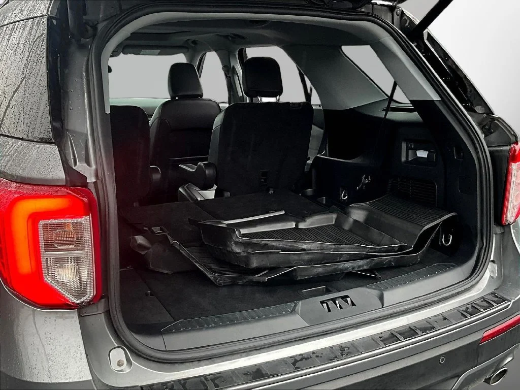 Used 2023 Gray Ford XLT image 7