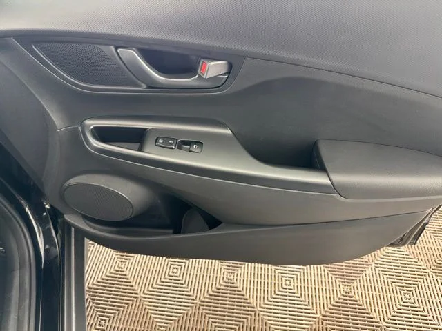 Used 2022 Black Hyundai SEL image 31