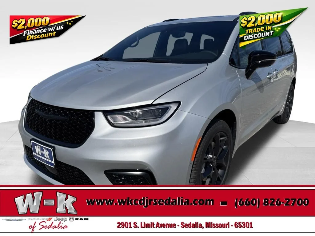 2026 Chrysler Pacifica Limited - Photo 8