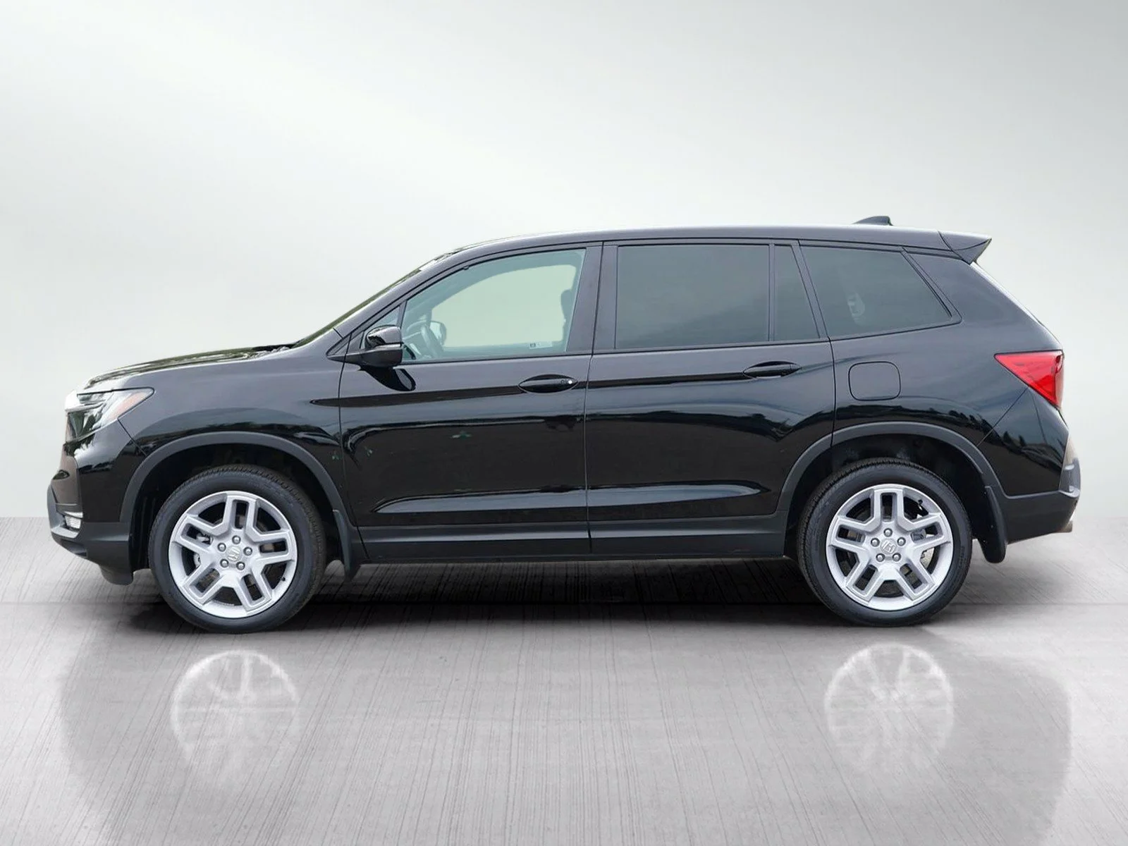 Used 2024 Honda Passport EX-L with VIN 5FNYF8H55RB009419 for sale in Burnsville, Minnesota