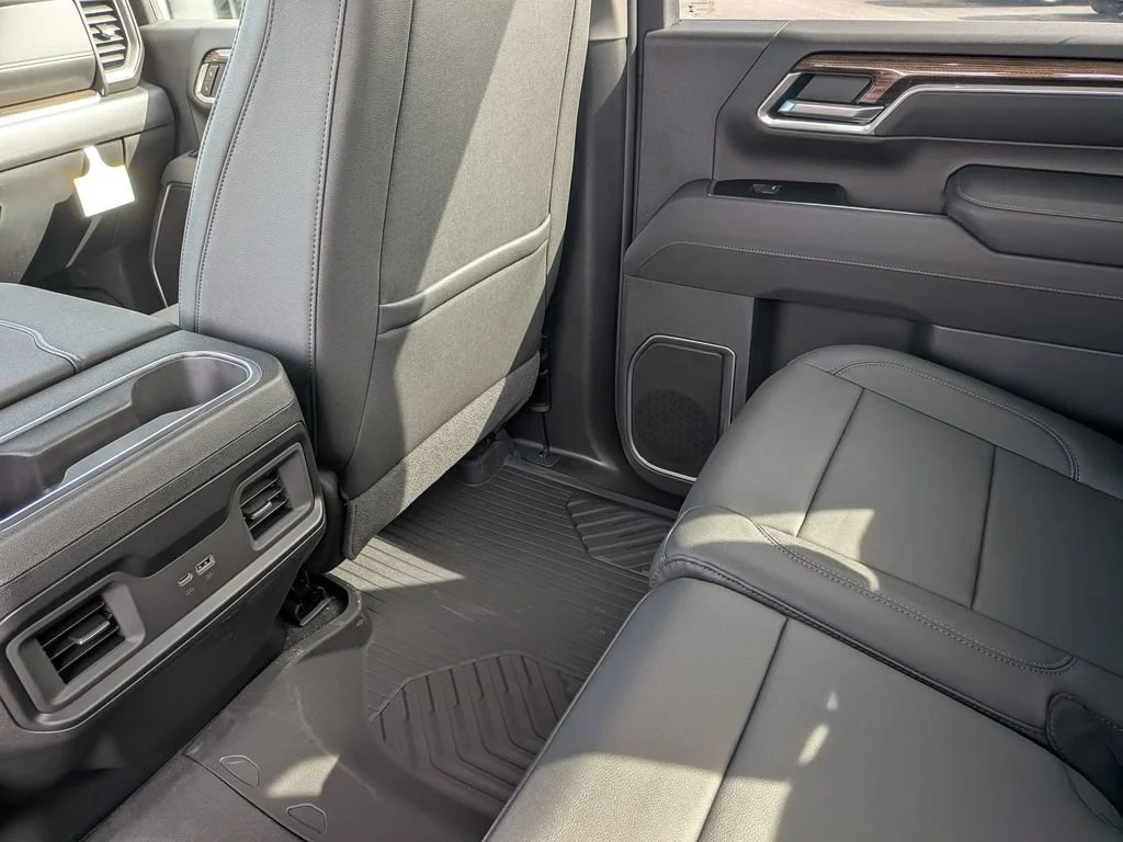 New 2026 Summit White Chevrolet LT image 30