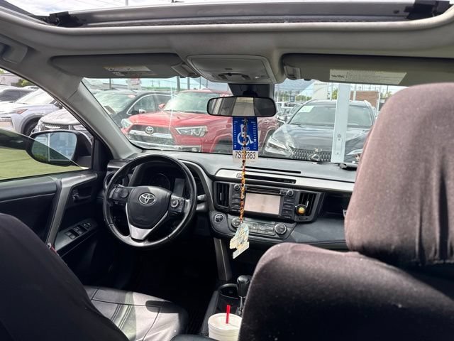 Used 2018 Galactic Aqua Mica Toyota XLE image 2