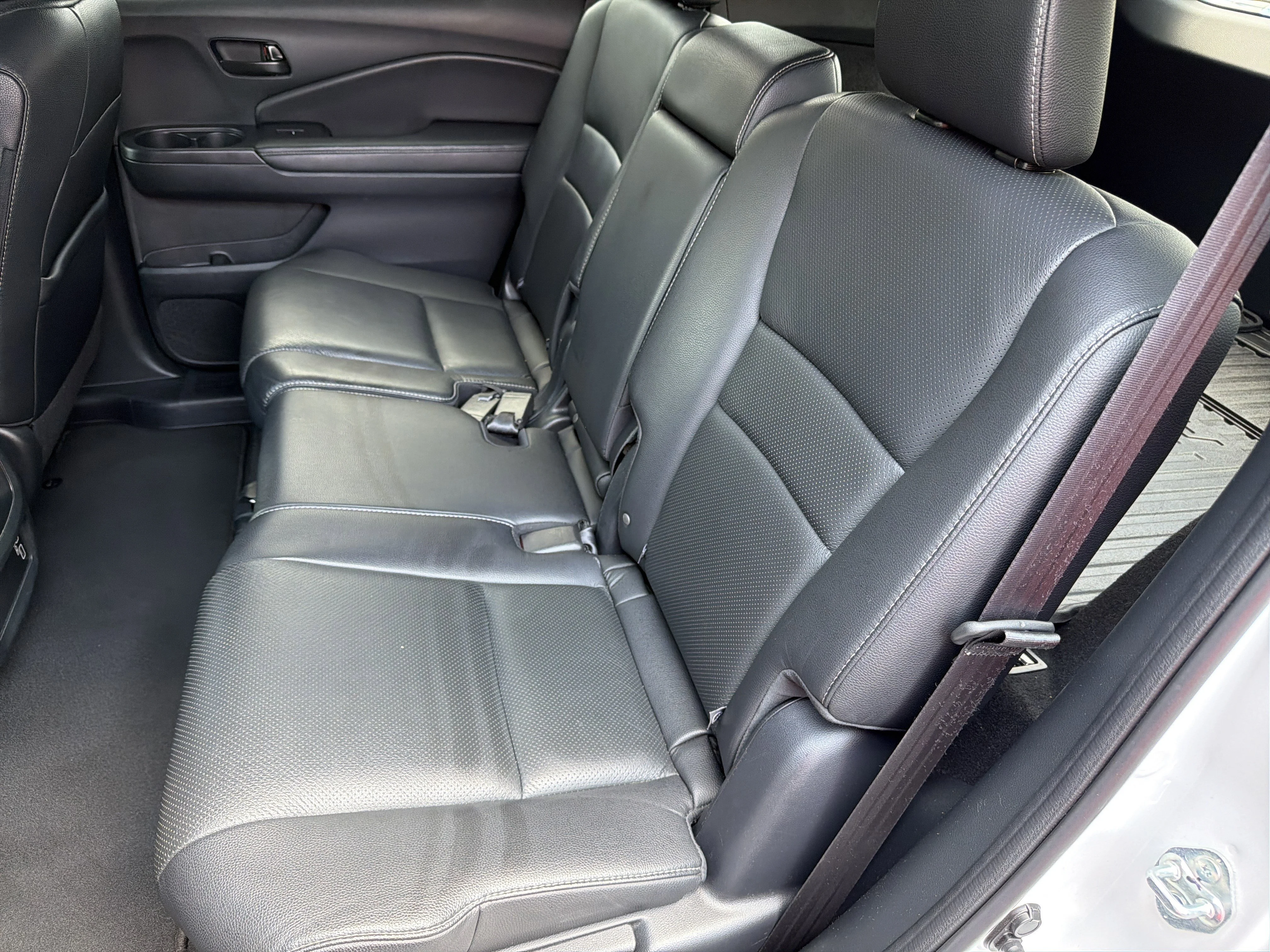 Certified Used 2023 White Honda EX-L image 20