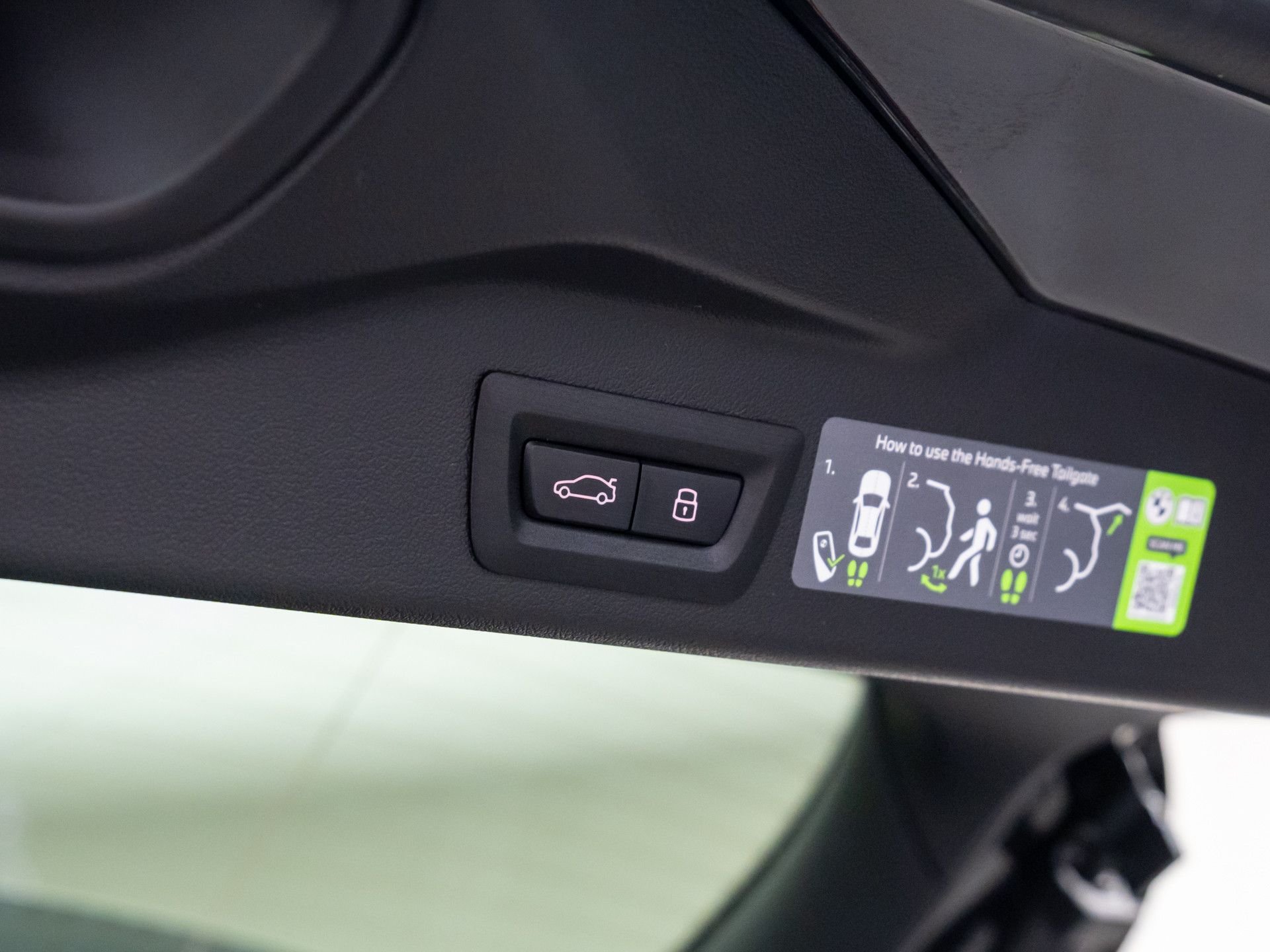 New 2026 Black Sapphire Metallic BMW xDrive40i image 31
