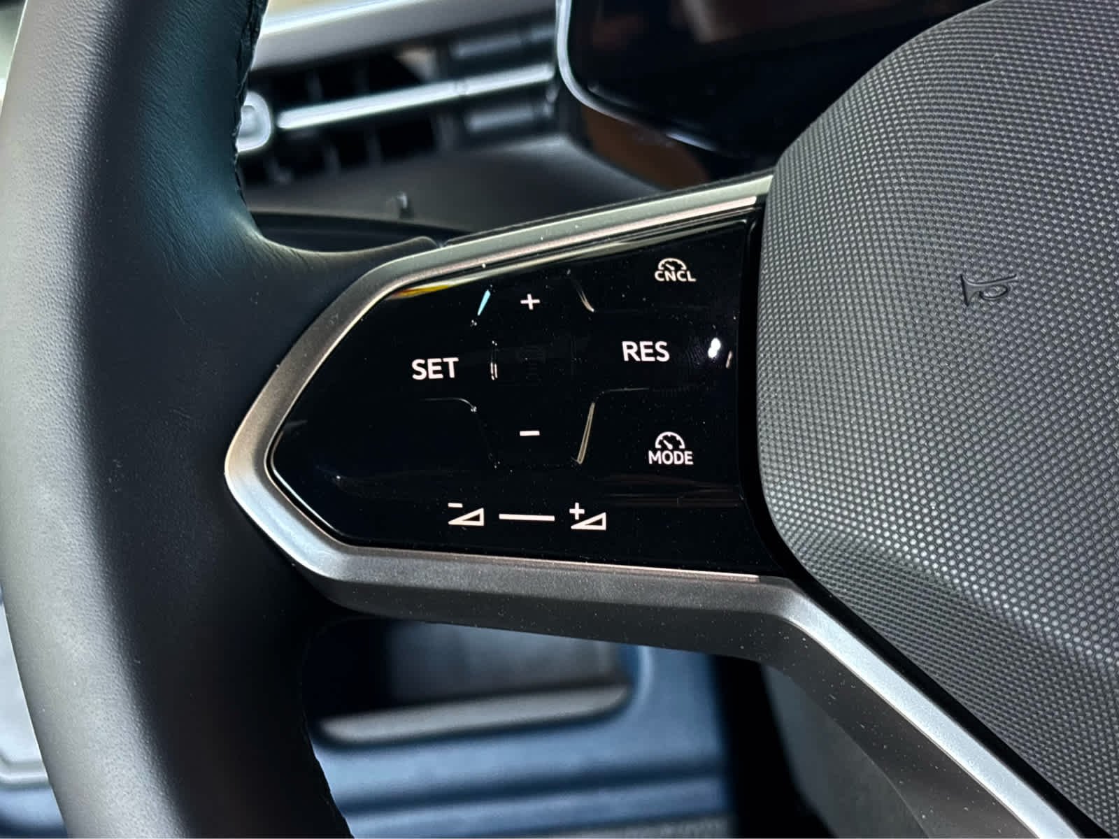 2025 Volkswagen ID. Buzz PRO S - Photo 12