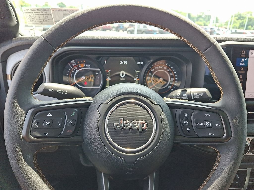 Used 2024 White Jeep Sport S image 19