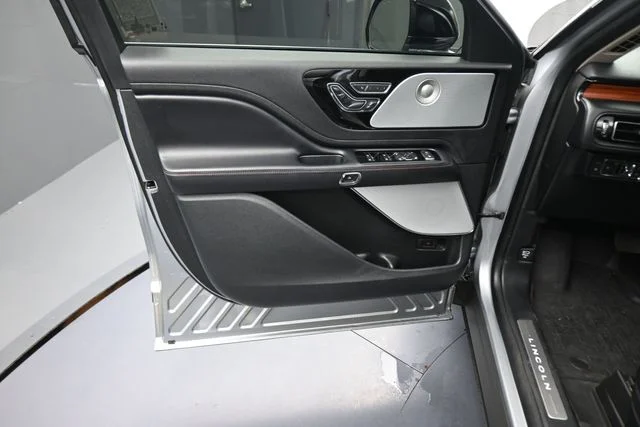 Used 2022 Silver Lincoln Grand Touring image 78