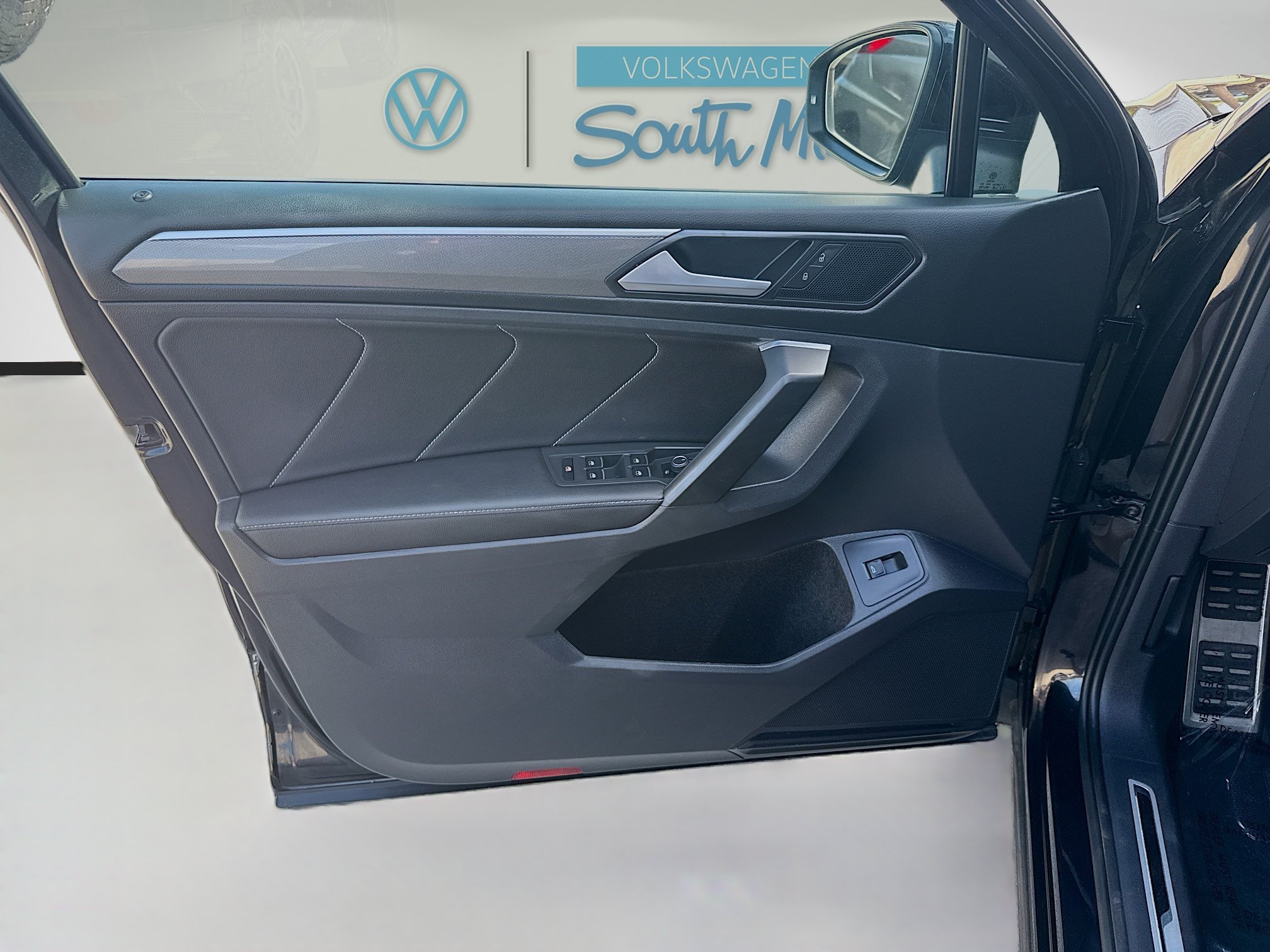 Certified Used 2022  Volkswagen SE R-Line Black image 19