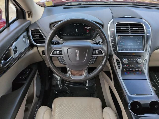 Used 2019 Ruby Red Metallic Lincoln Reserve image 16