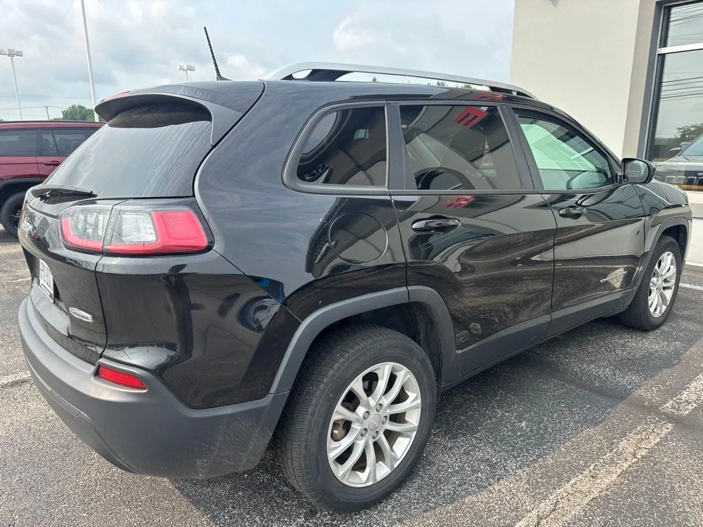 Certified Used 2020 Black Jeep Latitude image 9
