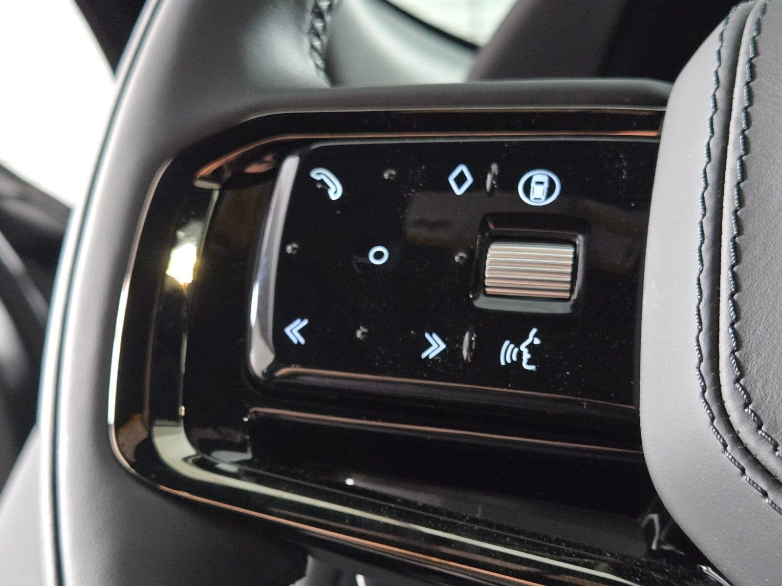 2026 Land Rover Range Rover Velar Dynamic SE - Photo 24