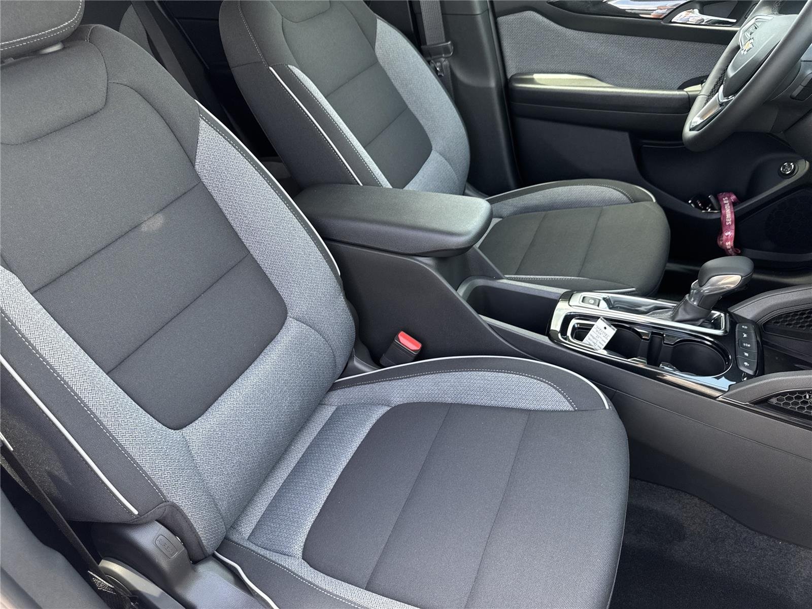 New 2026 Summit White Chevrolet LT image 34