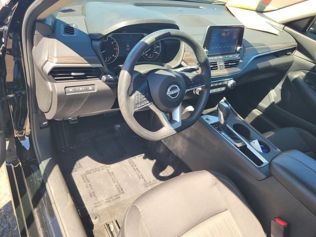 Used 2025 Black Nissan 2.5 SV image 12