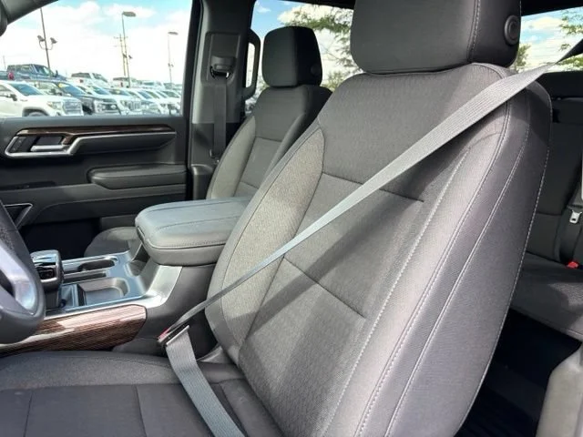 New 2026 Onyx Black GMC Elevation image 13