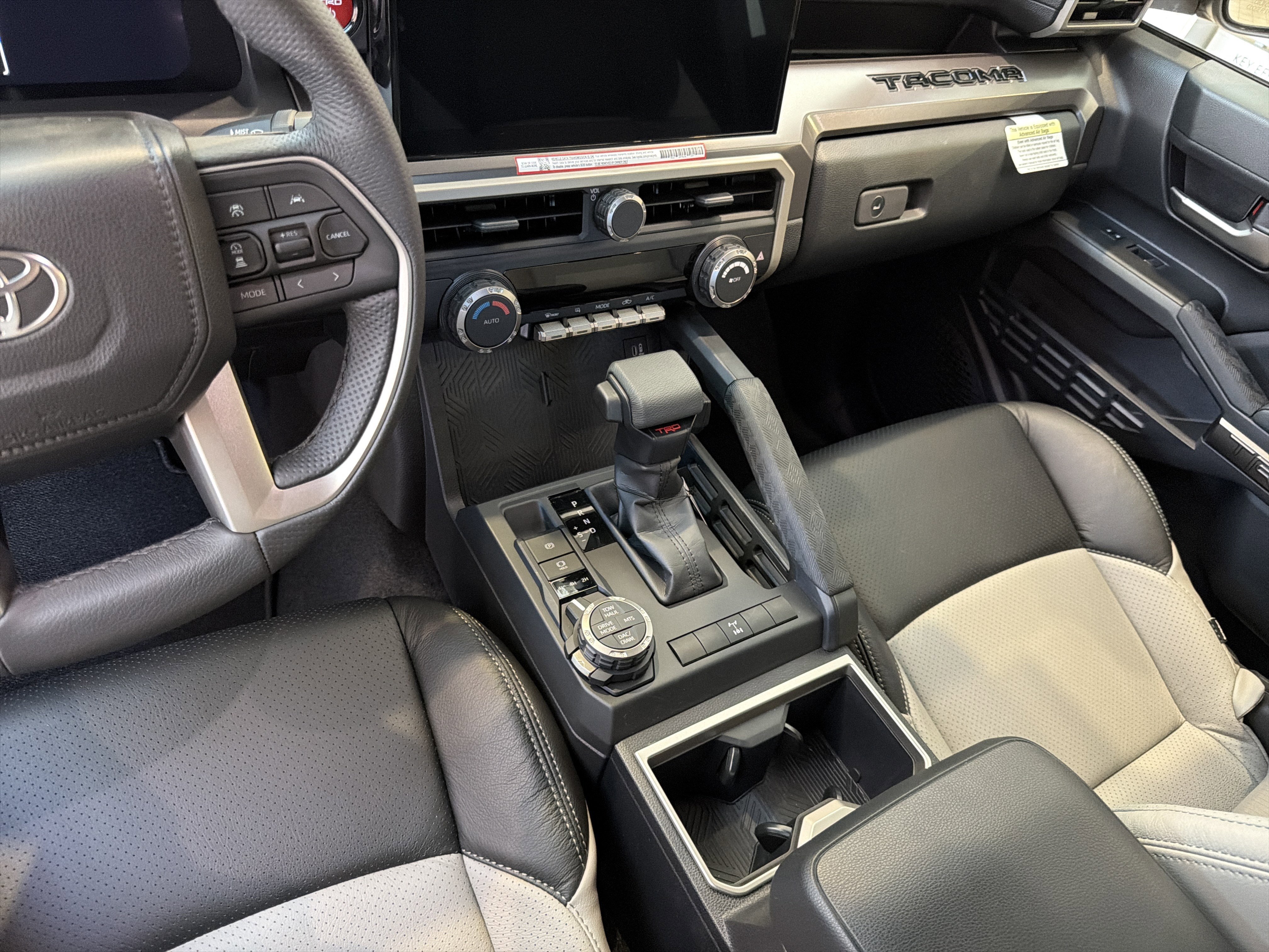 2025 Toyota Tacoma TRD Off Road - Photo 25