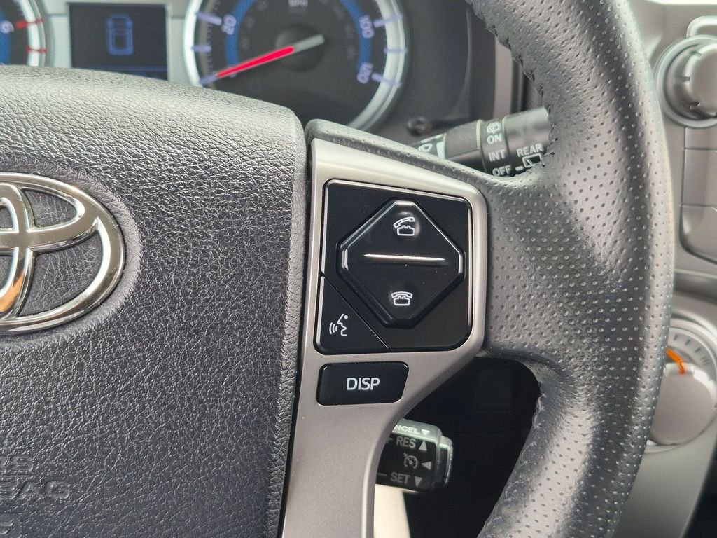 Used 2016 White Toyota SR5 image 34