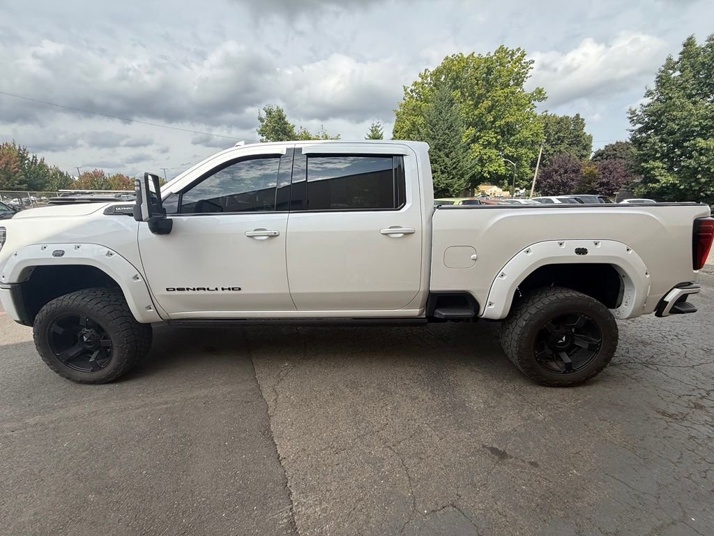 Used 2024 White Frost GMC Denali Ultimate image 10