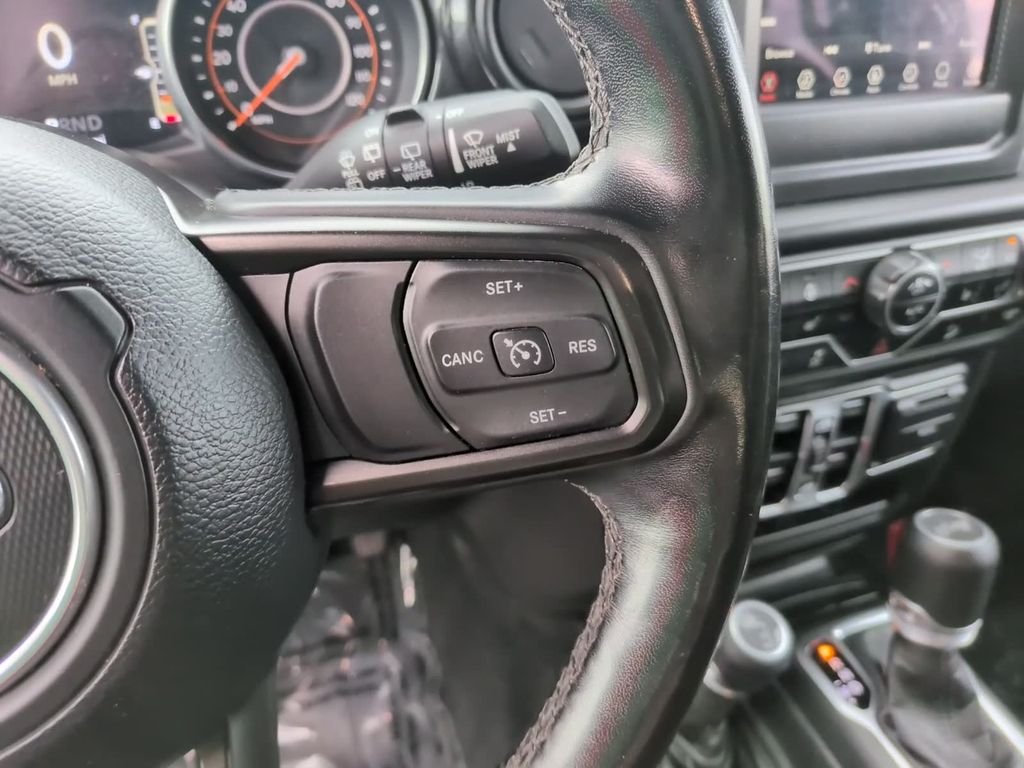 Used 2020 White Jeep Unlimited Sport Altitude image 22