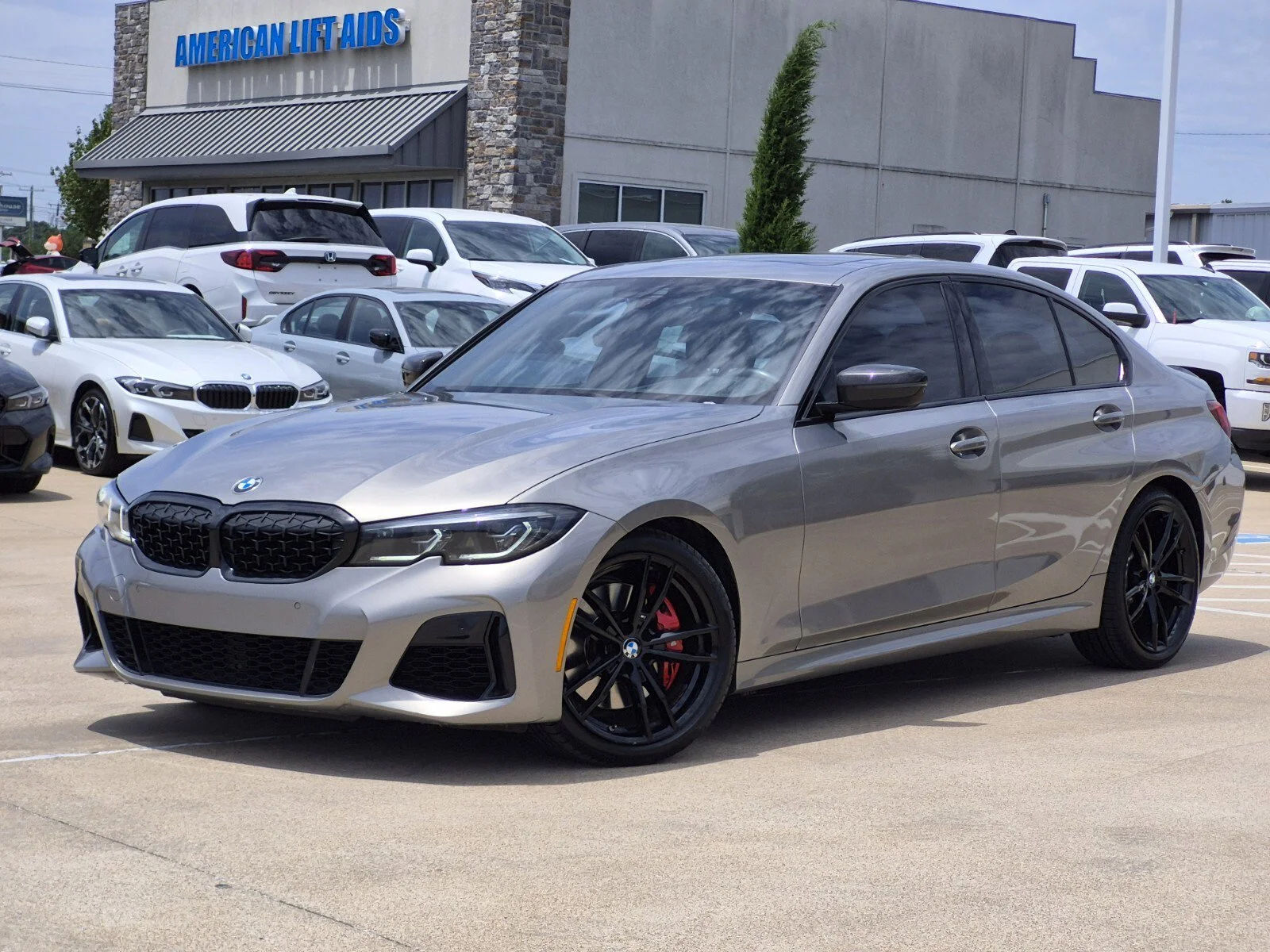 2022 BMW 3 Series M340i Sedan's photo