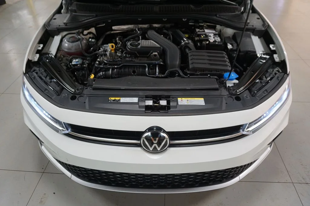 Certified Used 2025 Pure White Volkswagen 1.5T SE image 38