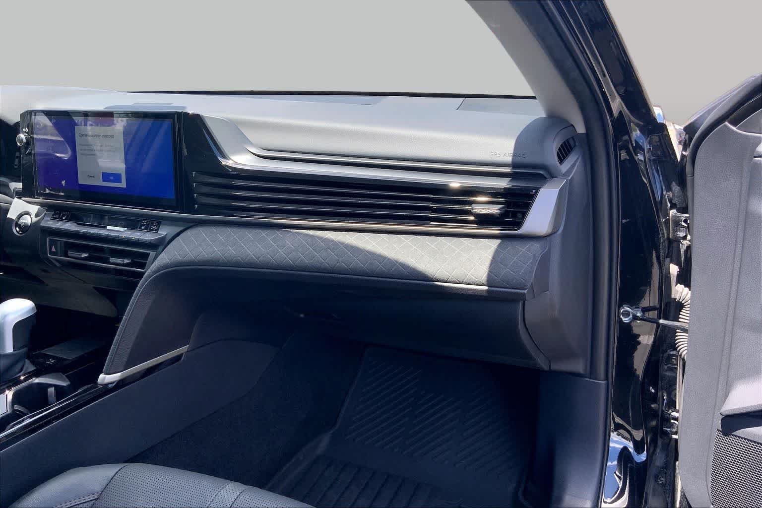 Used 2025 Midnight Black Metallic Toyota XLE image 18