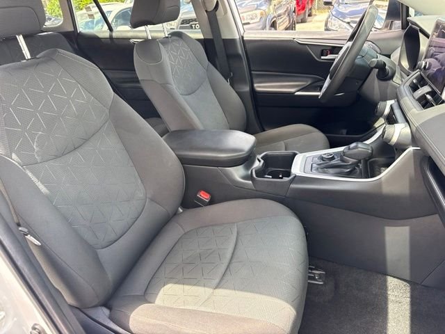 2023 Toyota RAV4 XLE - Photo 14