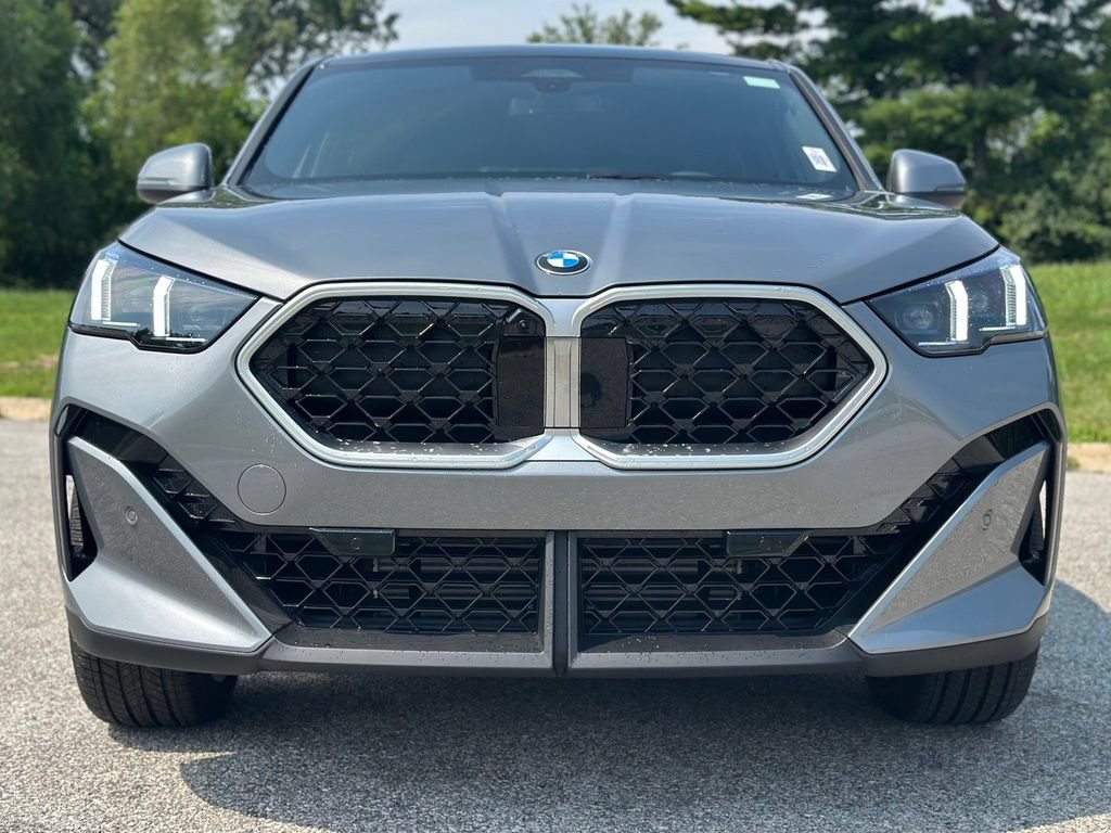 New 2026 Skyscraper Grey Metallic BMW xDrive28i image 2