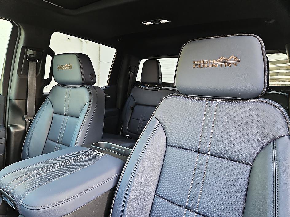 New 2026 Polar White Tricoat Chevrolet High Country image 15