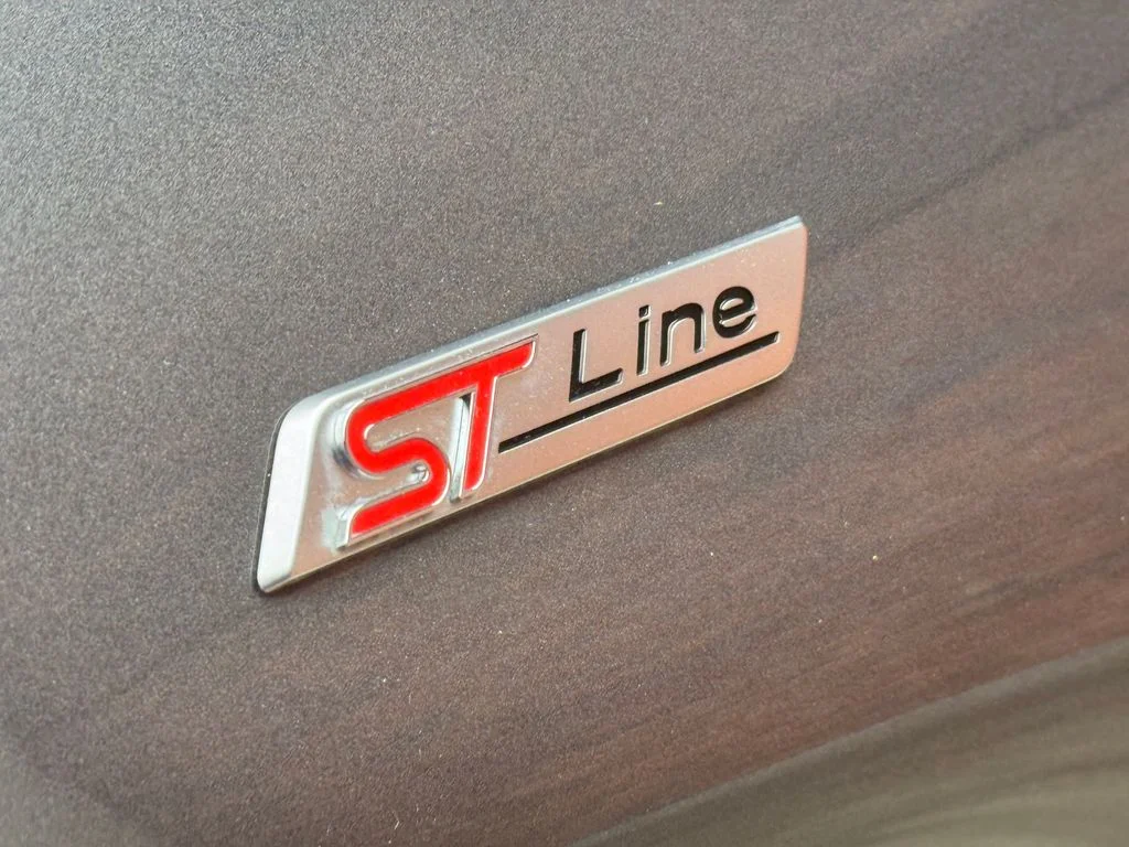 New 2026 Carbonized Gray Metallic Ford ST-Line image 7