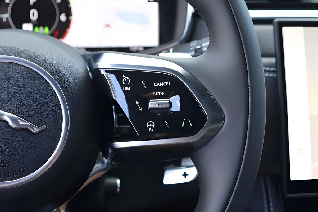 2026 Jaguar F-Pace R-Dynamic S - Photo 18