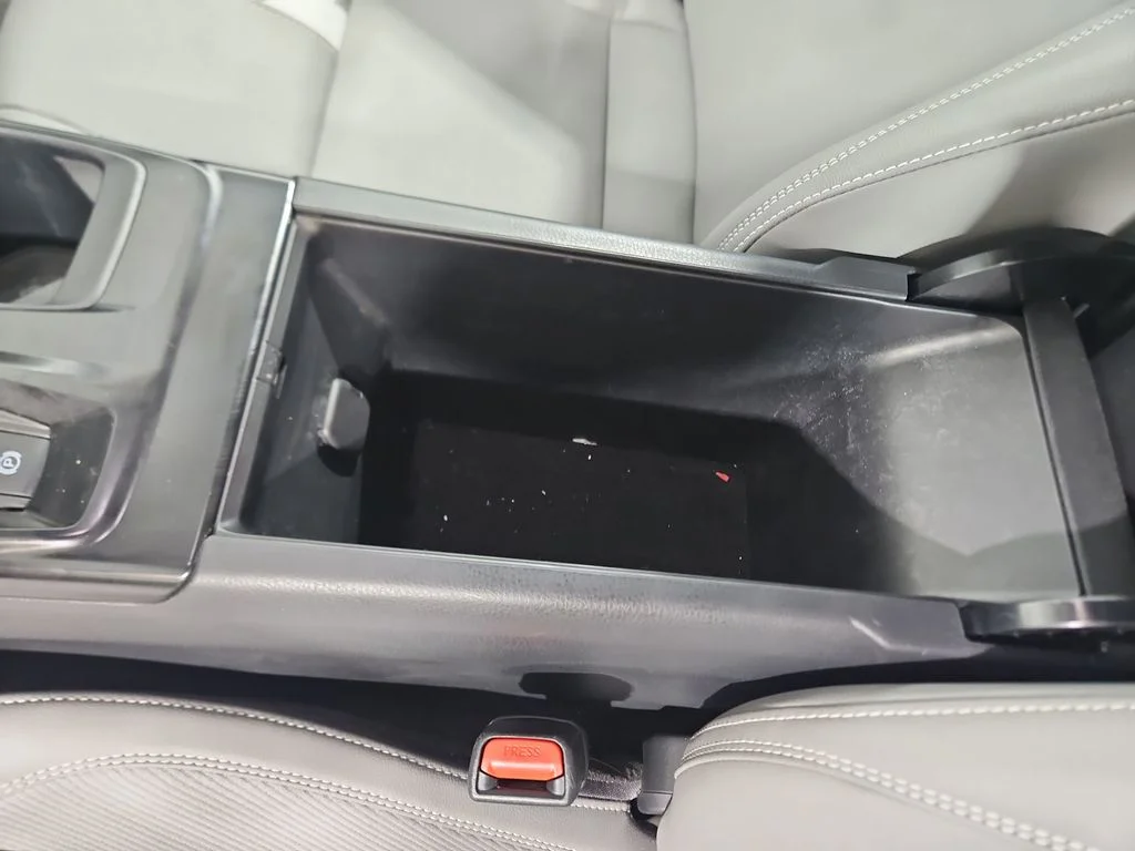 Used 2025  Toyota  image 24