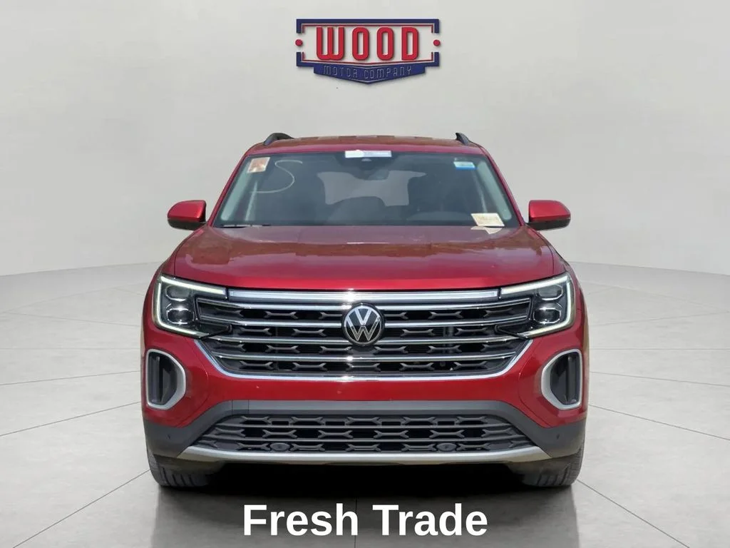 Used 2024 Maroon Volkswagen 2.0T SE w/Technology image 2