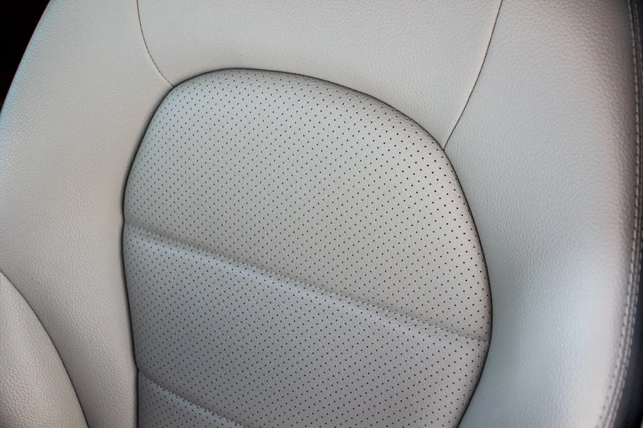 Used 2018 White Mercedes-Benz GLC 300 image 24
