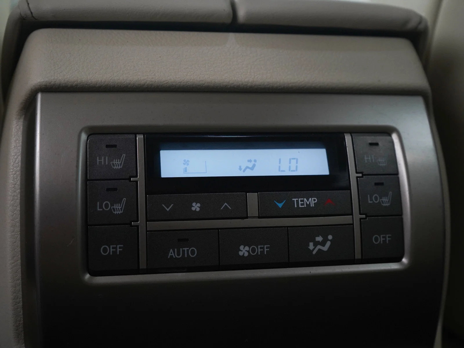 Used 2014 Starfire Pearl Lexus 4WD 4dr image 14