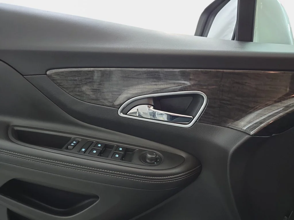 Used 2016 Silver Buick Base image 29