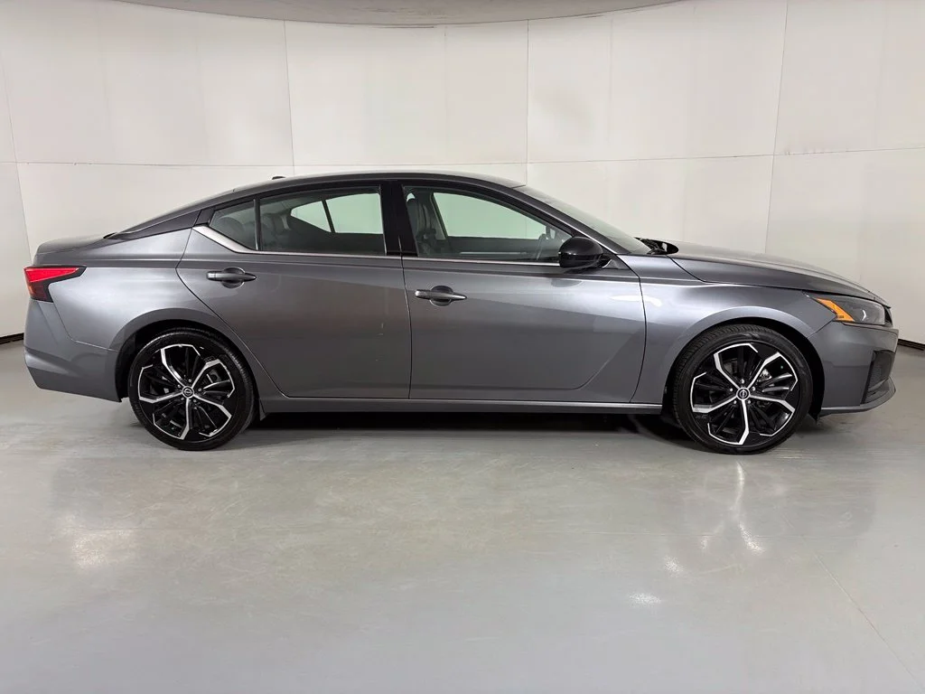 Used 2024 Gray Nissan 2.5 SR image 10